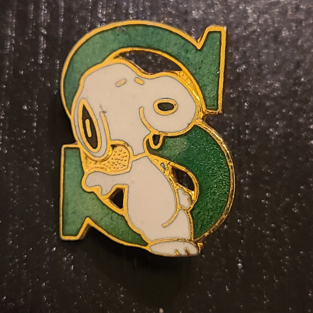Classic Vintage Snoopy Pin